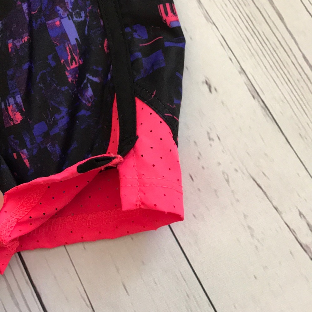 2⬇️ Girls Purple/Neon Pink Under Armour Shorts - Picture 5 of 6
